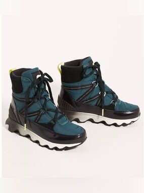 Sorel Kinetic Sport Weather Boots size 10